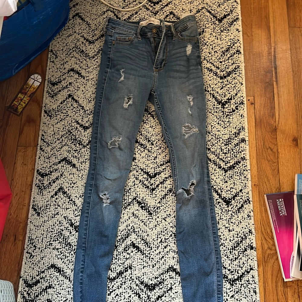 Hollister ripped skinny jeans